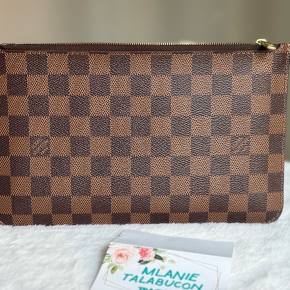 Louis Vuitton Neverfull MM Pouch Damier Ebene Brown Checkered Wristlet - Picture 4 of 16